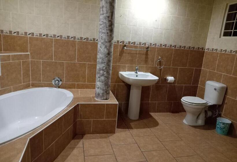 ペンション Family House