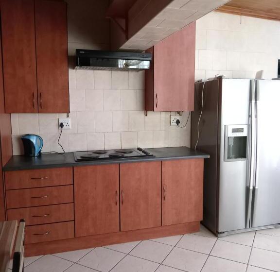 ペンション Family House