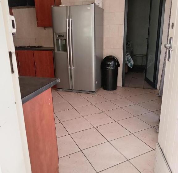 ペンション Family House