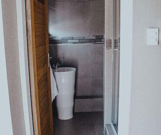 Пансион Le Grant Guesthouse And Conference Facility