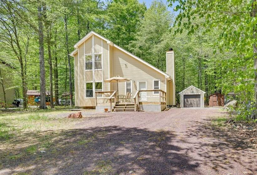 Fire Pit, Kayak & Gas Grill: Pocono Lake Home!