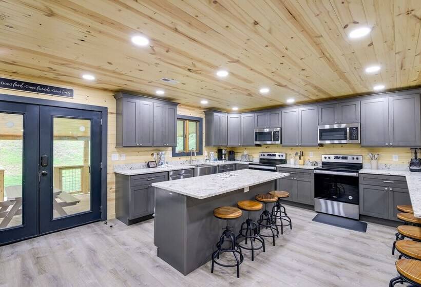 Spacious Sevierville Cabin W/ Hot Tub & Game Room!