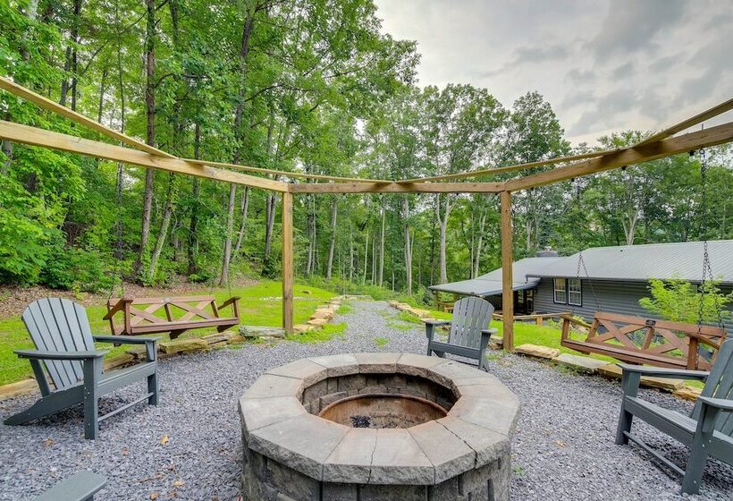 Spacious Sevierville Cabin W/ Hot Tub & Game Room!