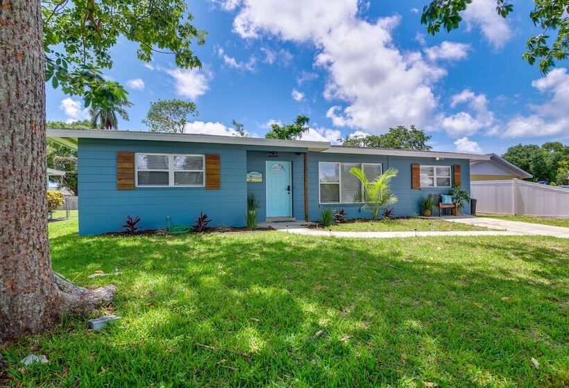 Sunny Home W/ Yard ~ 7 Mi To Anna Maria Island!