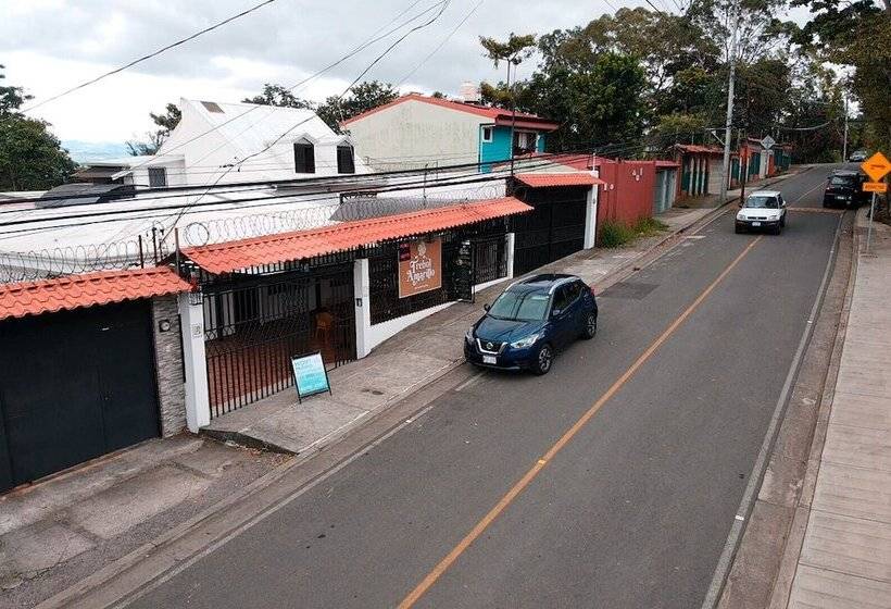 Trebol Amarillo Bed & Breakfast