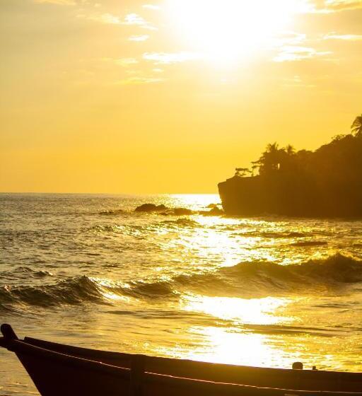Yalí Sunzal Hotel   La Libertad
