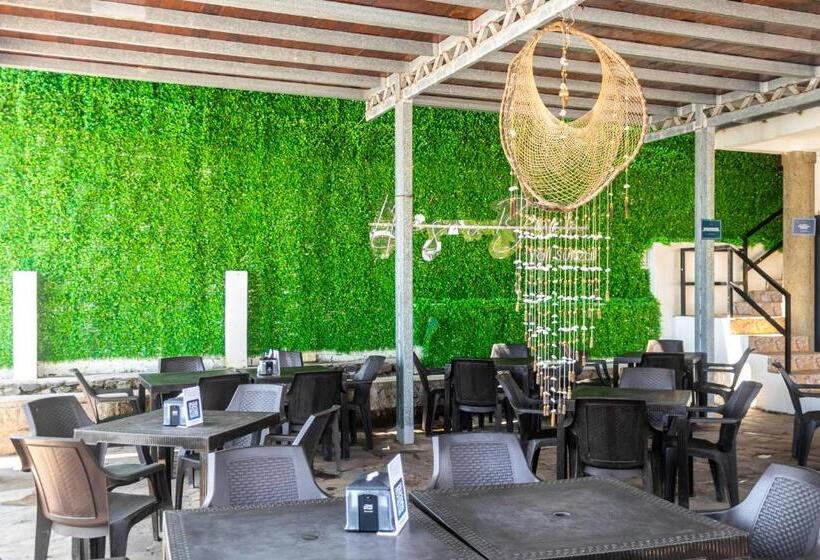 Yalí Sunzal Hotel   La Libertad