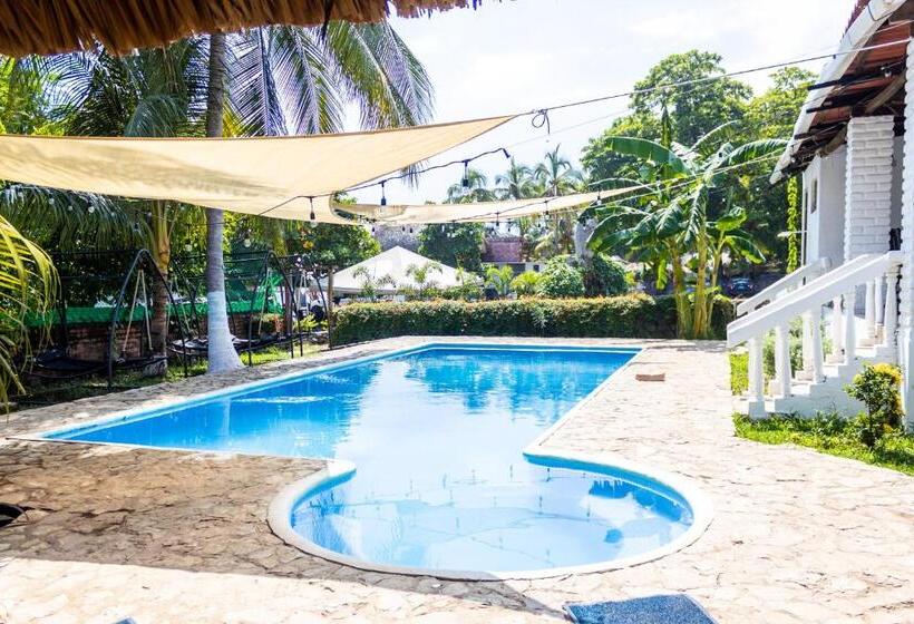 Yalí Sunzal Hotel   La Libertad