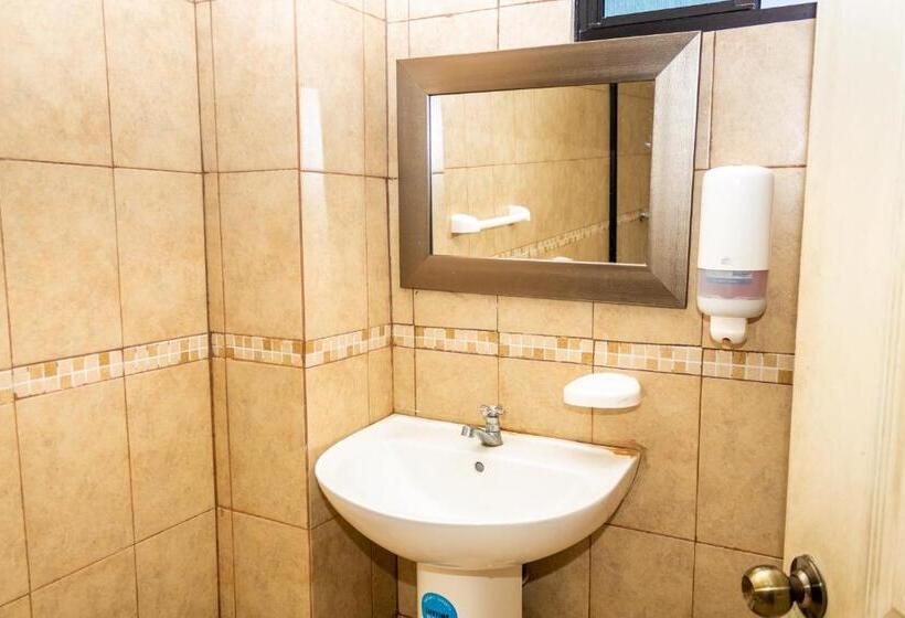 Yalí Sunzal Hotel   La Libertad