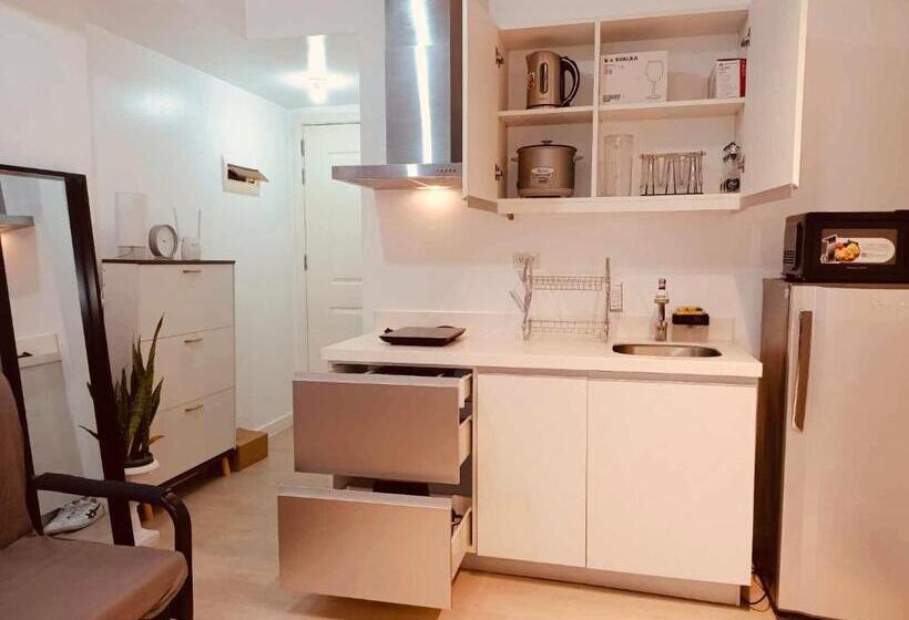 1br Condo In Parañaque