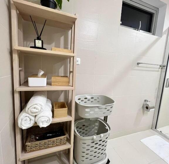 1br Unit With Spectacular View Monaco Tower 1430a