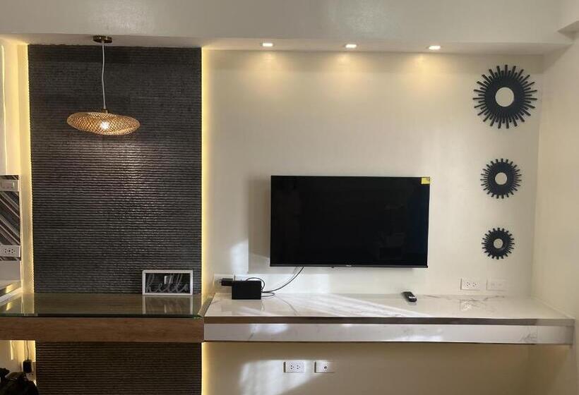 Aesthetic Functional Minimalist Space Sunvida Tower Sv1716