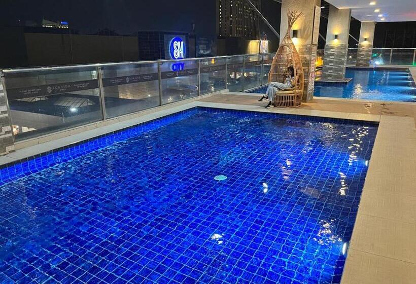 Aesthetic Functional Minimalist Space Sunvida Tower Sv1716