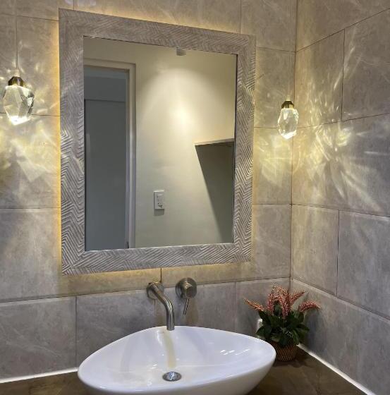 Aesthetic Functional Minimalist Space Sunvida Tower Sv1716