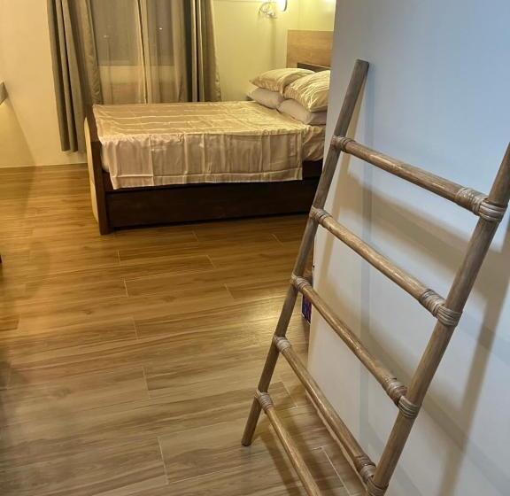 Aesthetic Functional Minimalist Space Sunvida Tower Sv1716