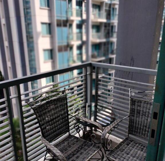 Affordable Condotel Near Airport At 2 Palm Tree Villas