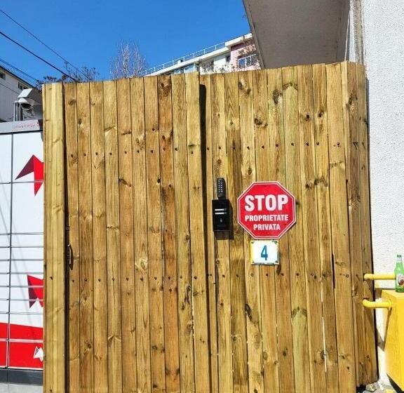 هاستل Gara De Nord Banat 4 You