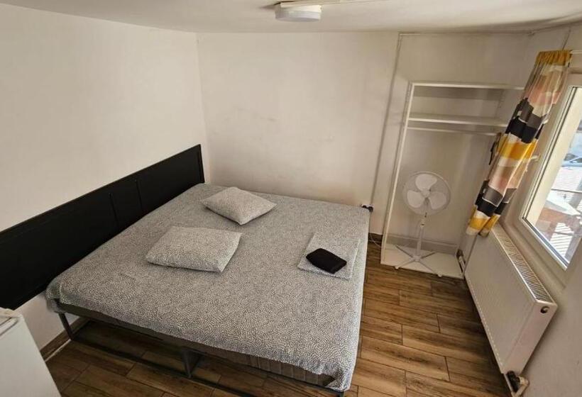 هاستل Gara De Nord Banat 4 You