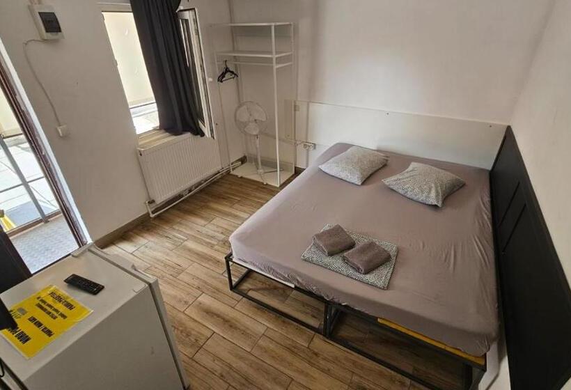 هاستل Gara De Nord Banat 4 You