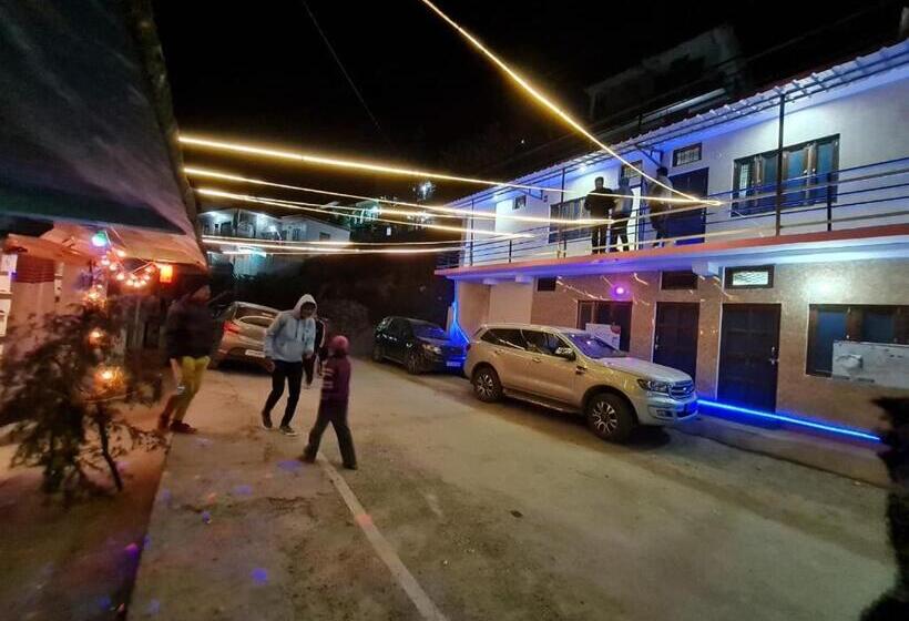 הוסטל Rustic Star