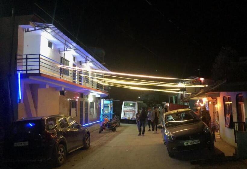 הוסטל Rustic Star