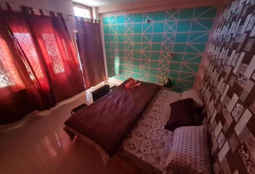 הוסטל Rustic Star