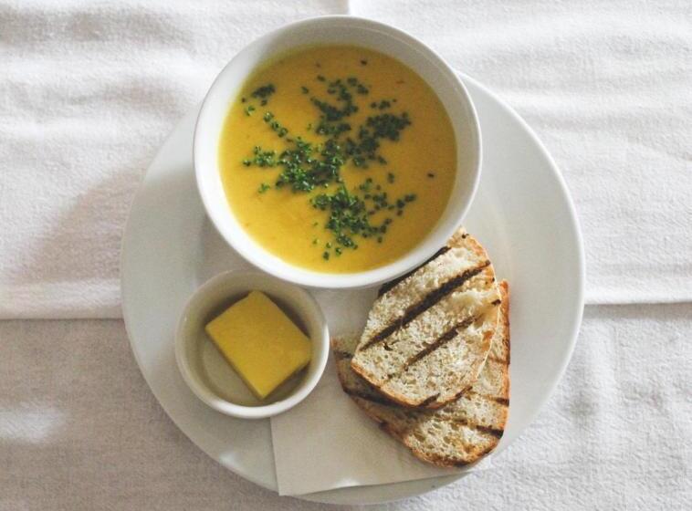 ユースホステル The George Inn St Mary Bourne