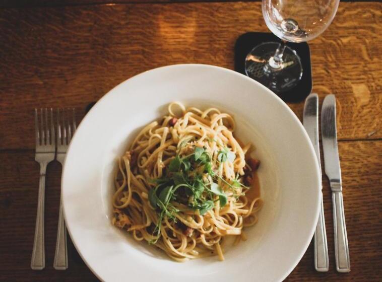 ユースホステル The George Inn St Mary Bourne