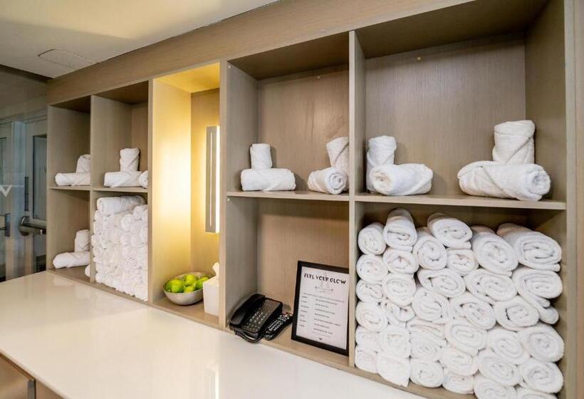 Beachfront Luxury 2br 2ba, Sleeps 6, Resort Access   Horizon By Homestakes