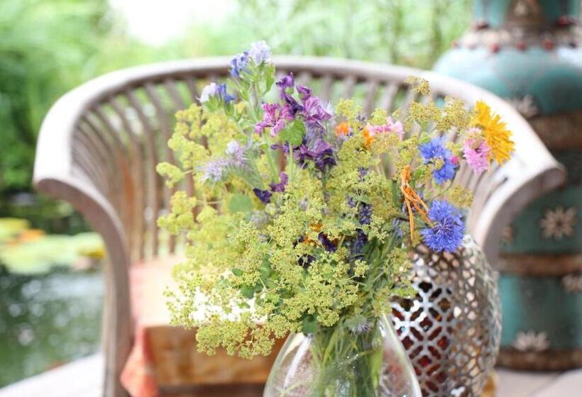 مبيت وإفطار De Tuinkamer