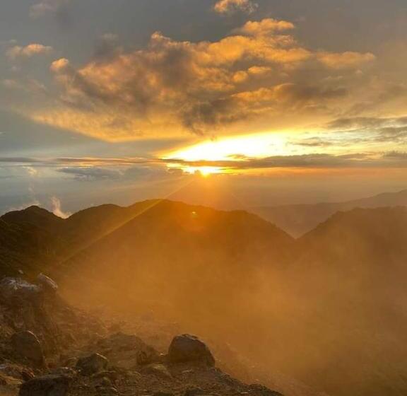 تختخواب و صبحانه Eco Trekking Lodge Bar & Tour S