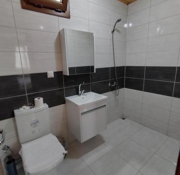 Bed and Breakfast Kandyba Restoran & Bungalov