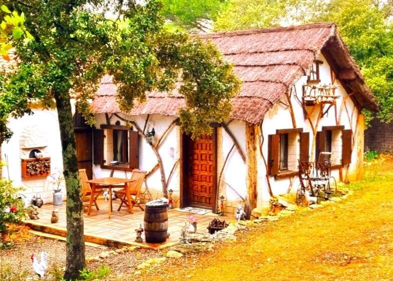 צימר La Chaumière De La Forêt Enchantée, Week End Insolite, Avec Jacuzzi Privatif Dans Espace Bien Etre