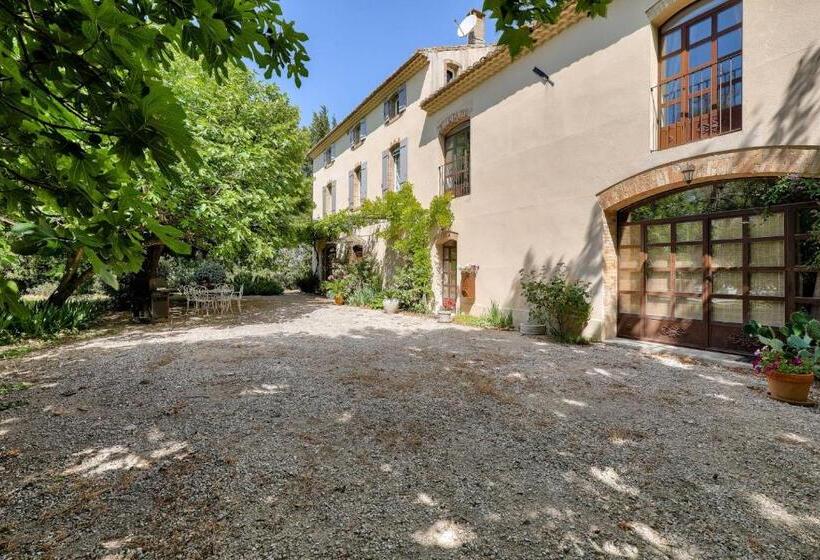 مبيت وإفطار Mas De La Souvine