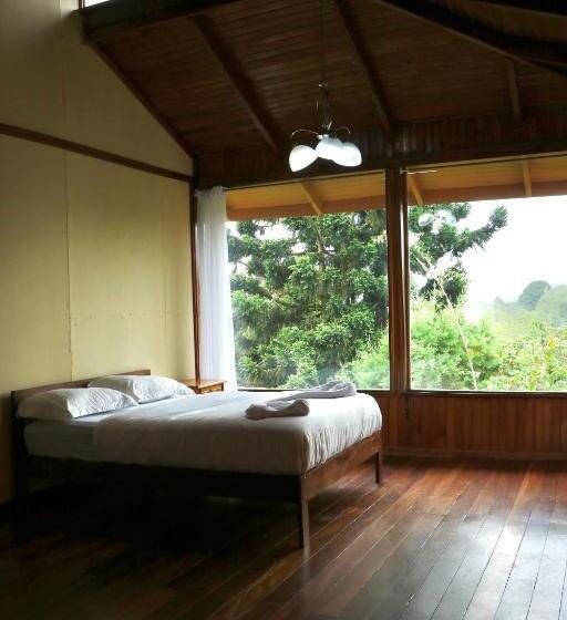 مبيت وإفطار Poas Volcano & La Paz Waterfall Cabins
