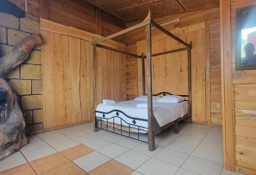 مبيت وإفطار Poas Volcano & La Paz Waterfall Cabins