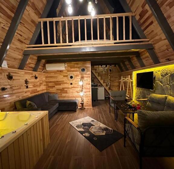 צימר Ri̇ver Si̇de Bungalov