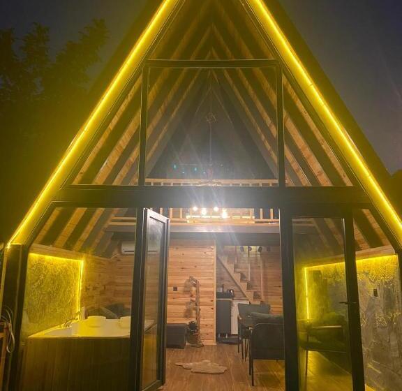 צימר Ri̇ver Si̇de Bungalov