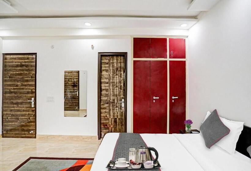 Collection O Hotel The Sunrise