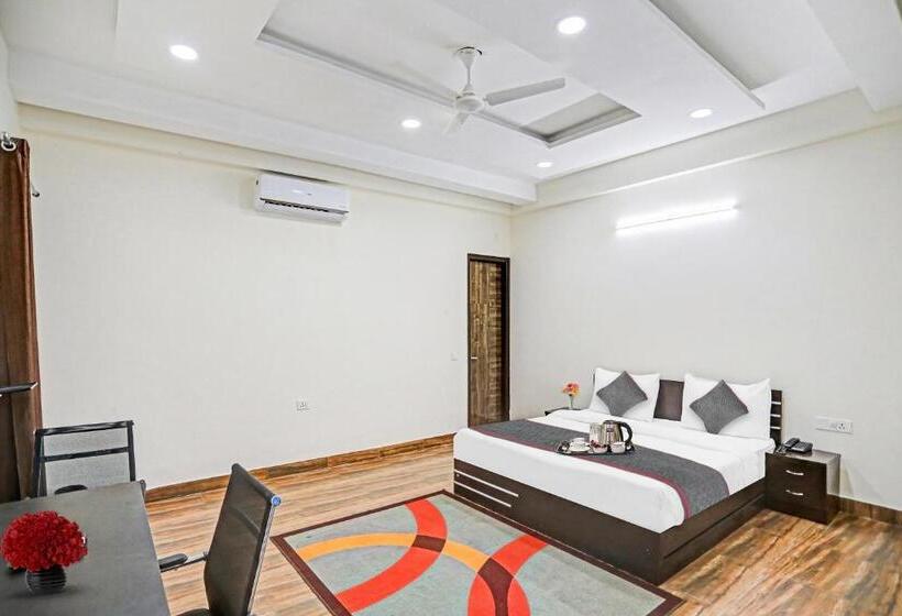 Collection O Hotel The Sunrise