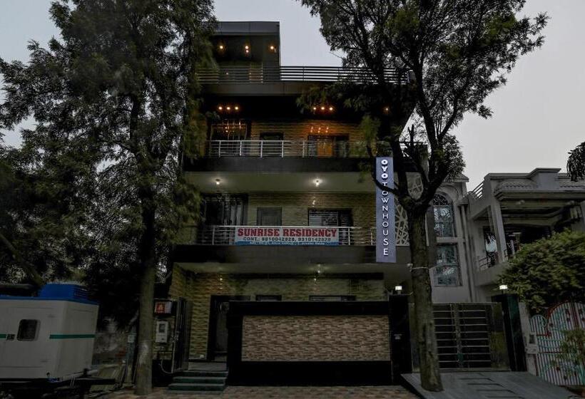 Collection O Hotel The Sunrise