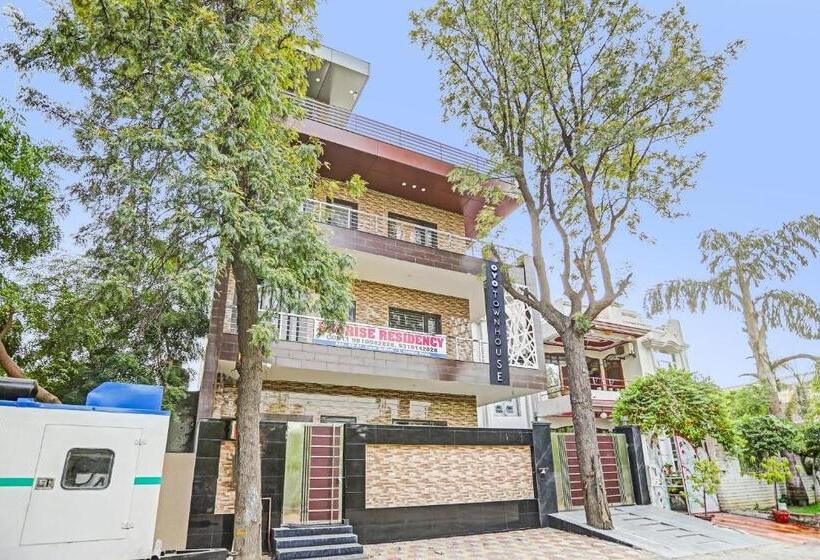 Collection O Hotel The Sunrise