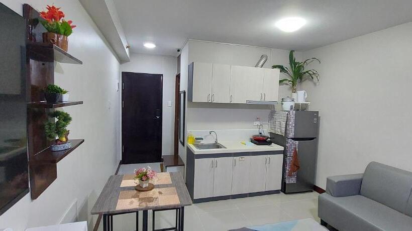 Dracarys Place 2 Condo With Balcony Unlimited Wifi Lapulapu City View