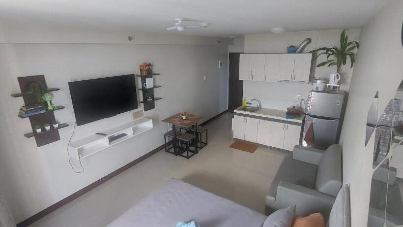 Dracarys Place 2 Condo With Balcony Unlimited Wifi Lapulapu City View