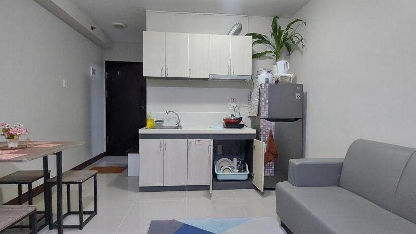 Dracarys Place 2 Condo With Balcony Unlimited Wifi Lapulapu City View