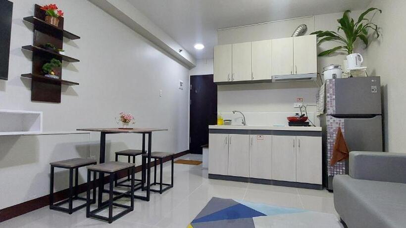 Dracarys Place 2 Condo With Balcony Unlimited Wifi Lapulapu City View
