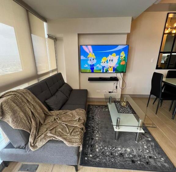 Eastwood Global Plaza Luxury Residences In 43rd Floor With City Sky View