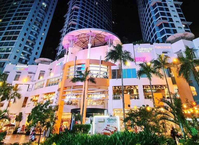 Eastwood Global Plaza Luxury Residences In 43rd Floor With City Sky View