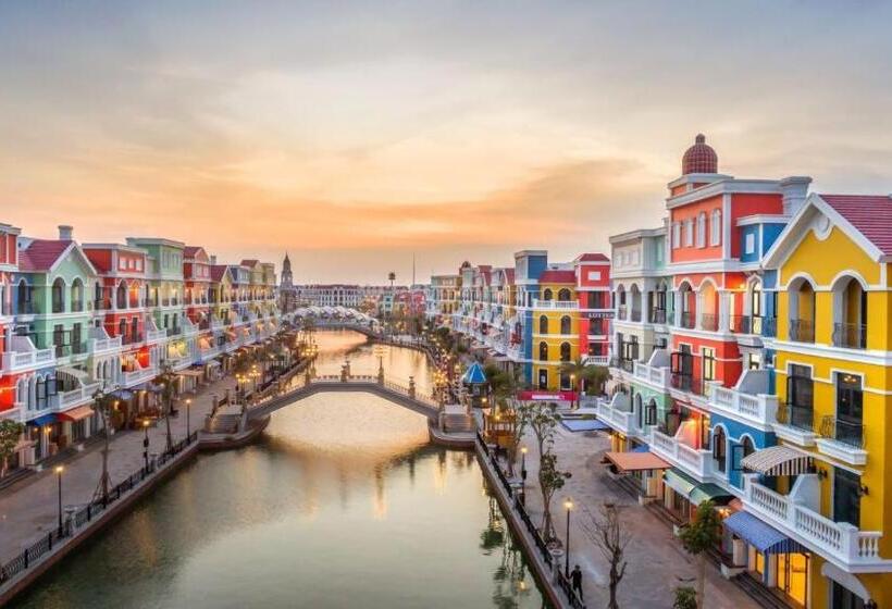 Herbs Spa & Hotel Riverside Grand World