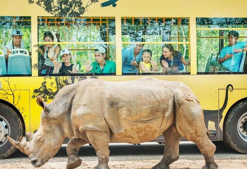 Herbs Spa & Hotel Riverside Grand World